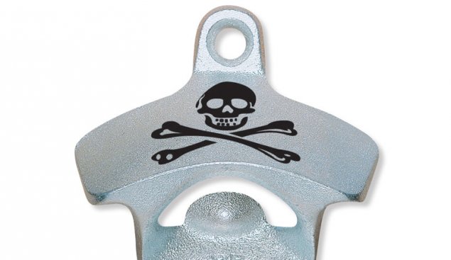 SkullAndCrossbones bottleopener 73439